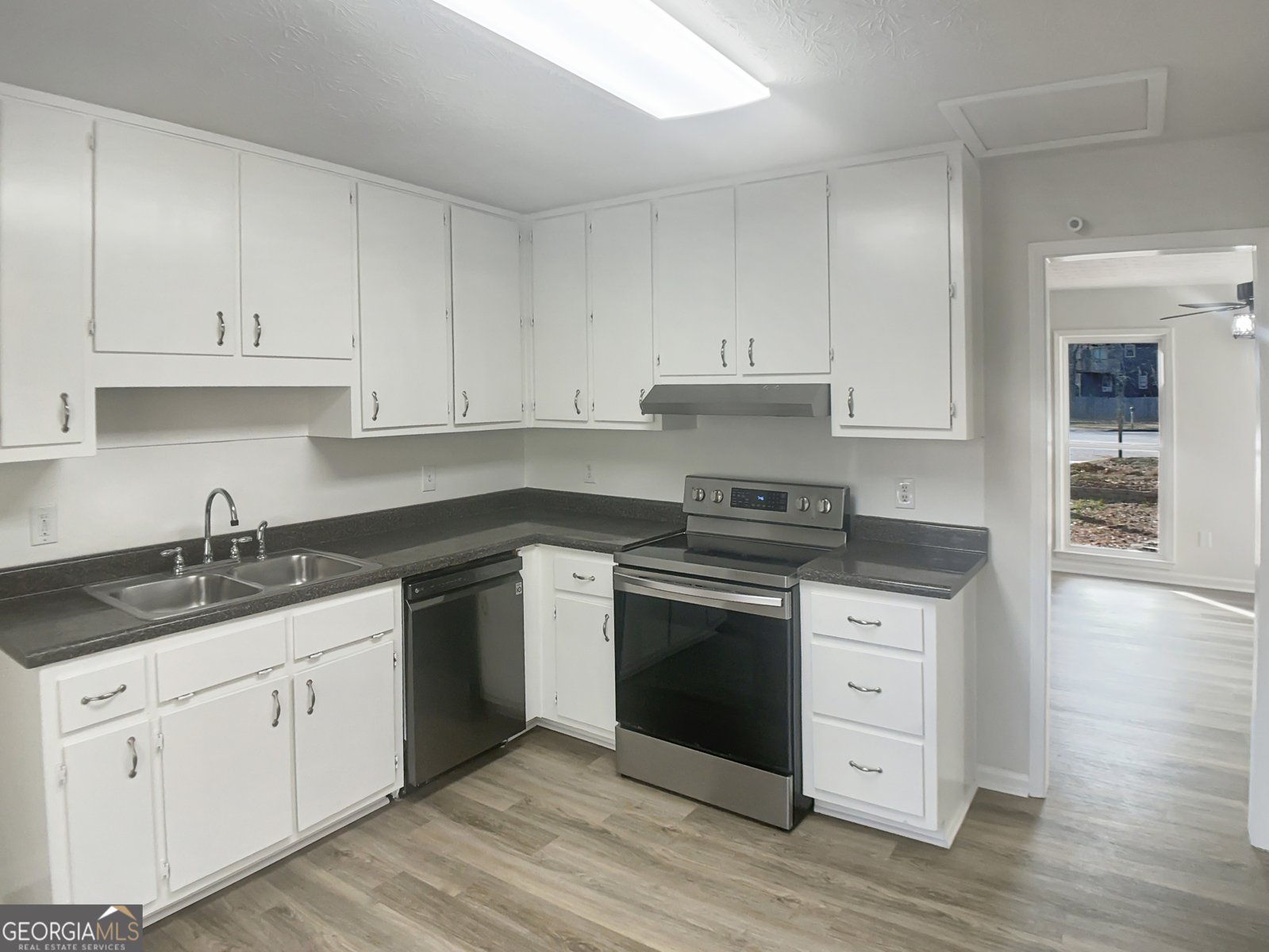 304 Lamden Court Lawrenceville - Photo 9