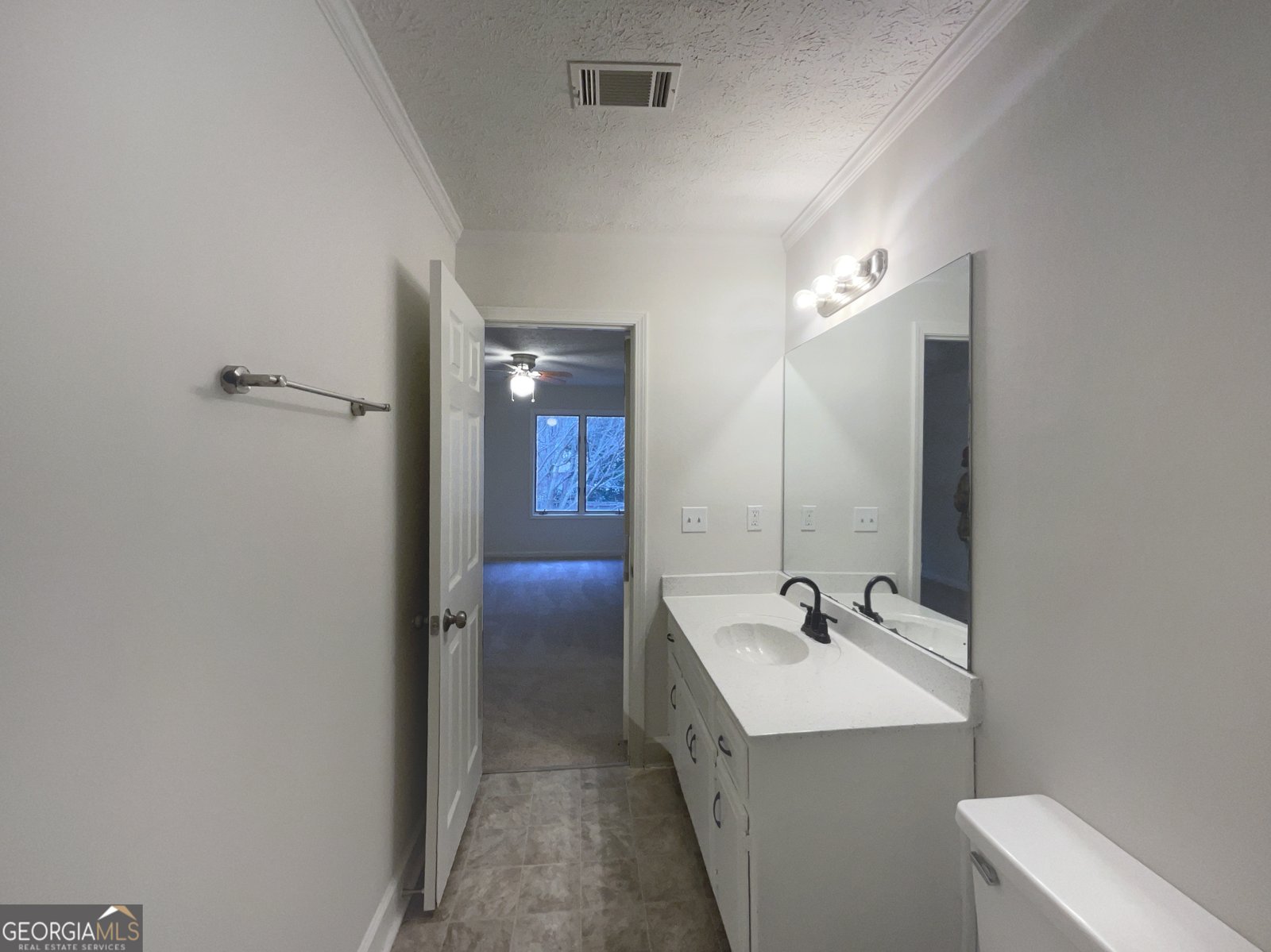 1467 Stoneleigh Circle Stone Mountain - Photo 18