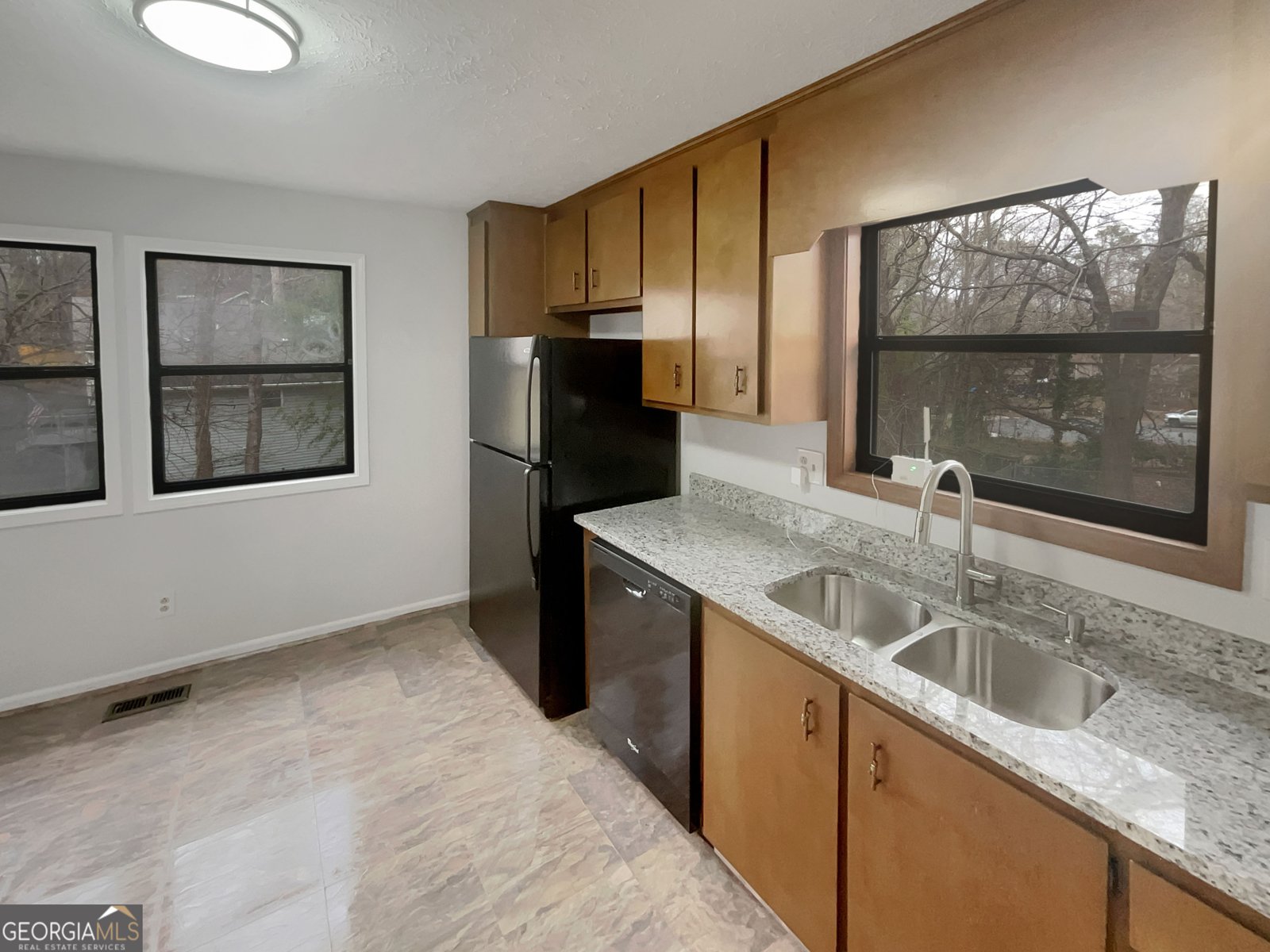 3932 Maxanne Court Kennesaw - Photo 10