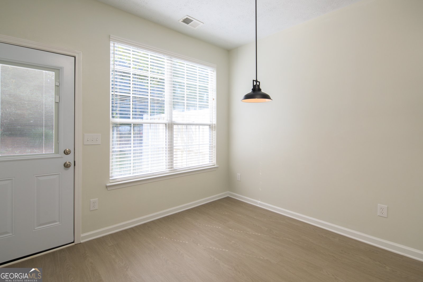 5675 Terremont Circle Norcross - Photo 12