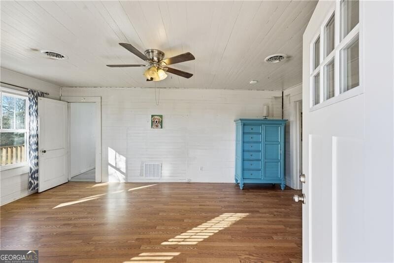 4052 Sutton Road Gainesville - Photo 9