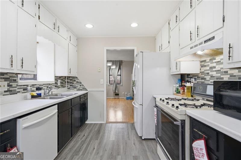 667 Cora Court Lilburn - Photo 10