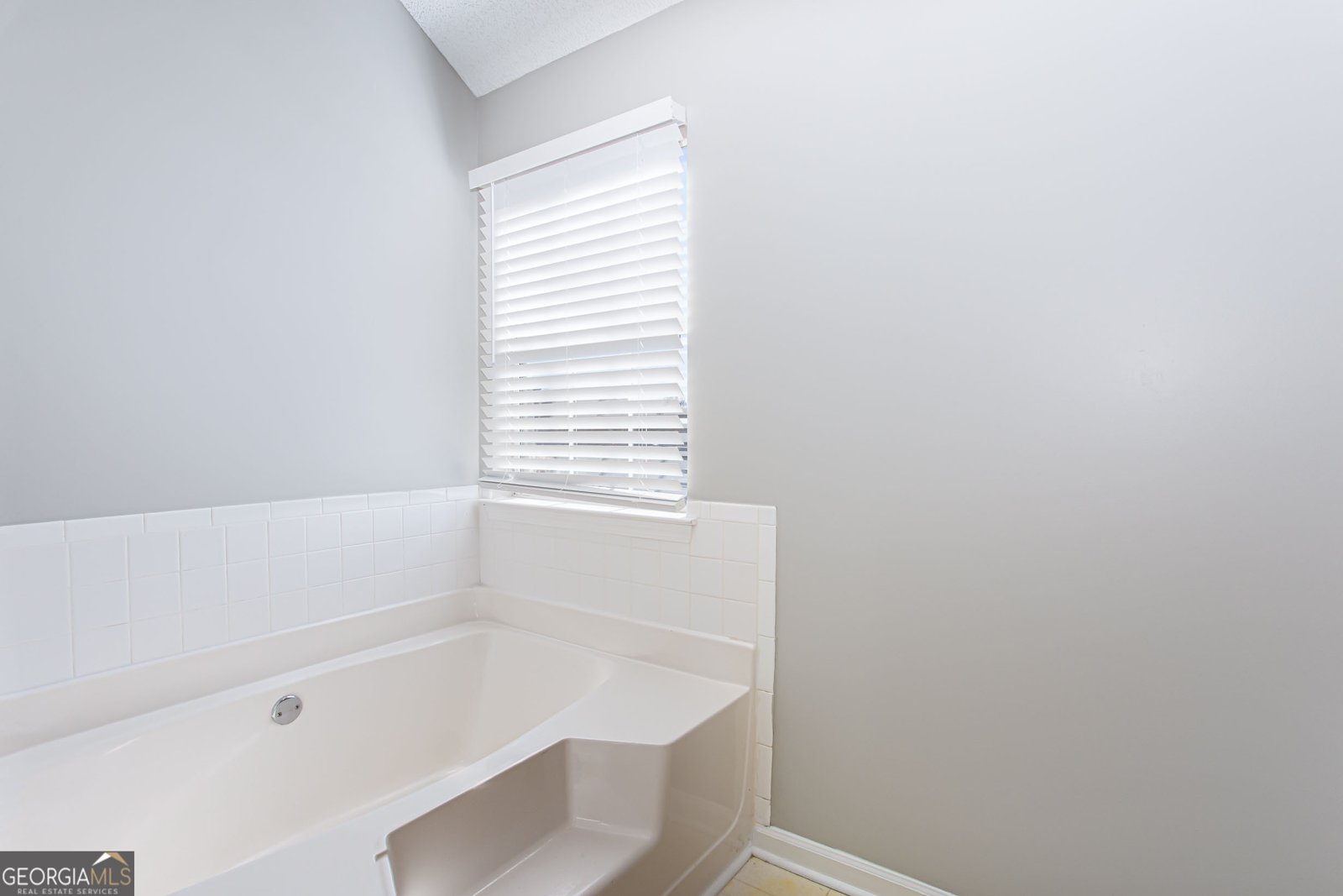 1016 Field View Drive McDonough - Photo 16