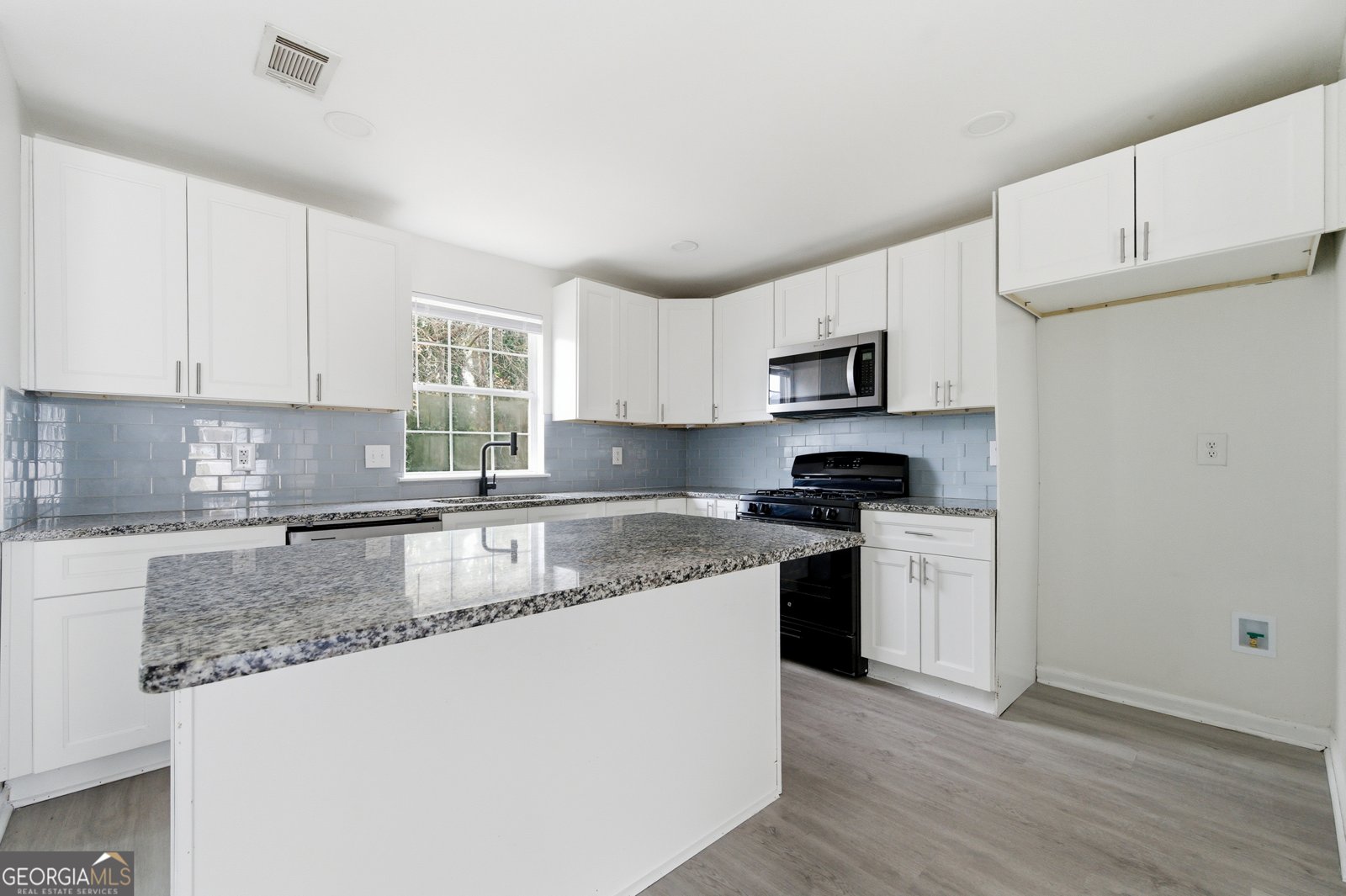 2670 IVYDALE Court Atlanta - Photo 9