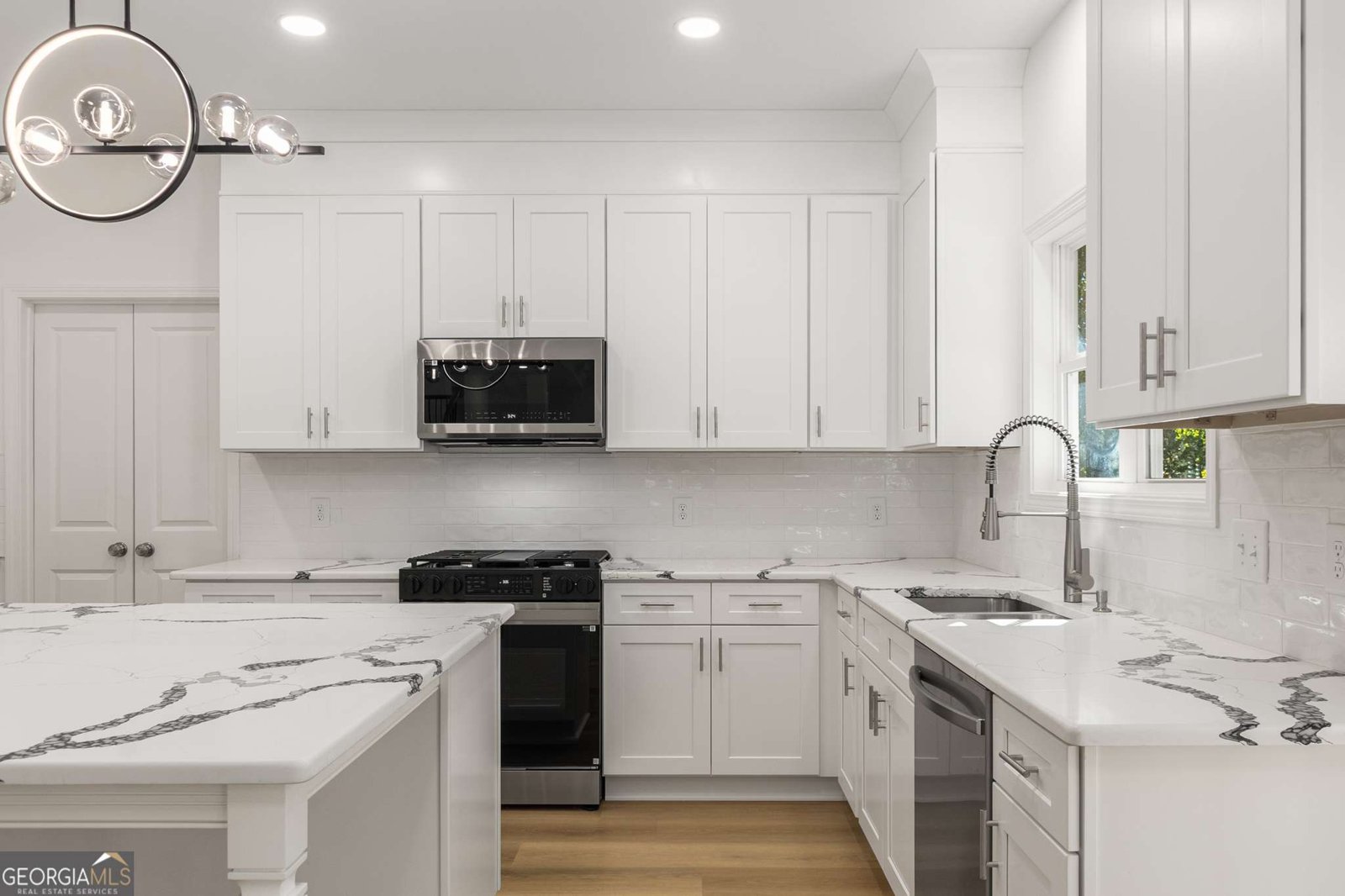 9135 Fox Trail Lane Gainesville - Photo 16