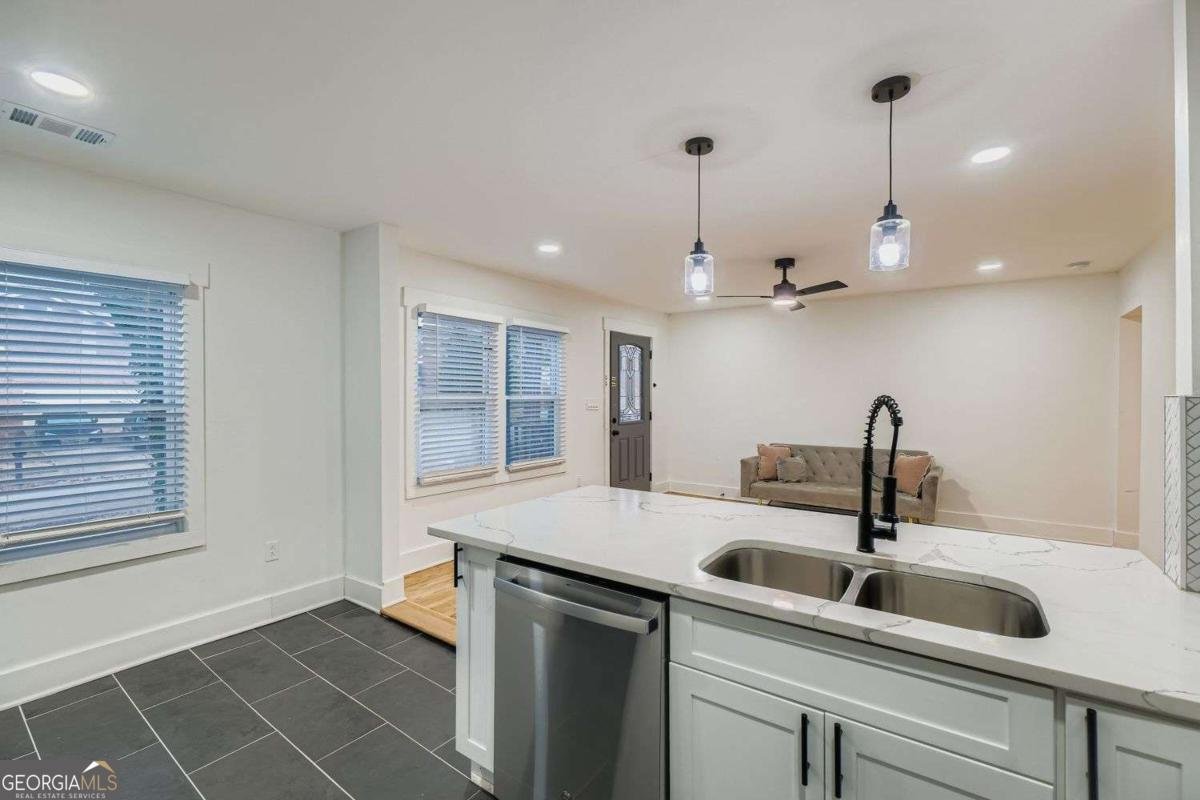 1866 Thompson Avenue East Point - Photo 6