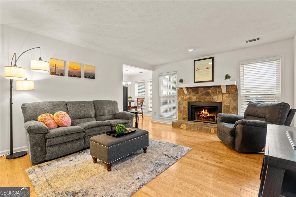 1009 Lake Pointe Circle Roswell - Photo 1