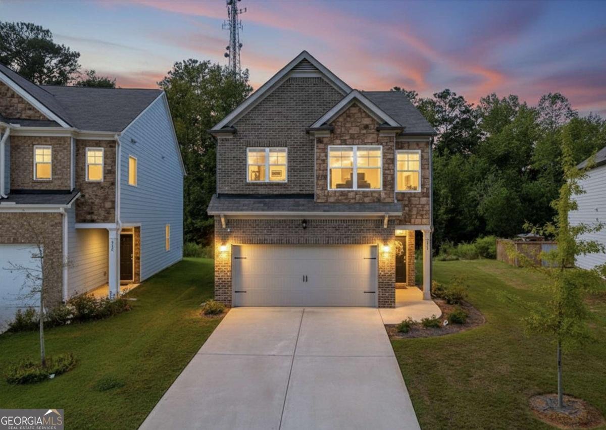 930 Bentley Drive Fairburn - Photo 1