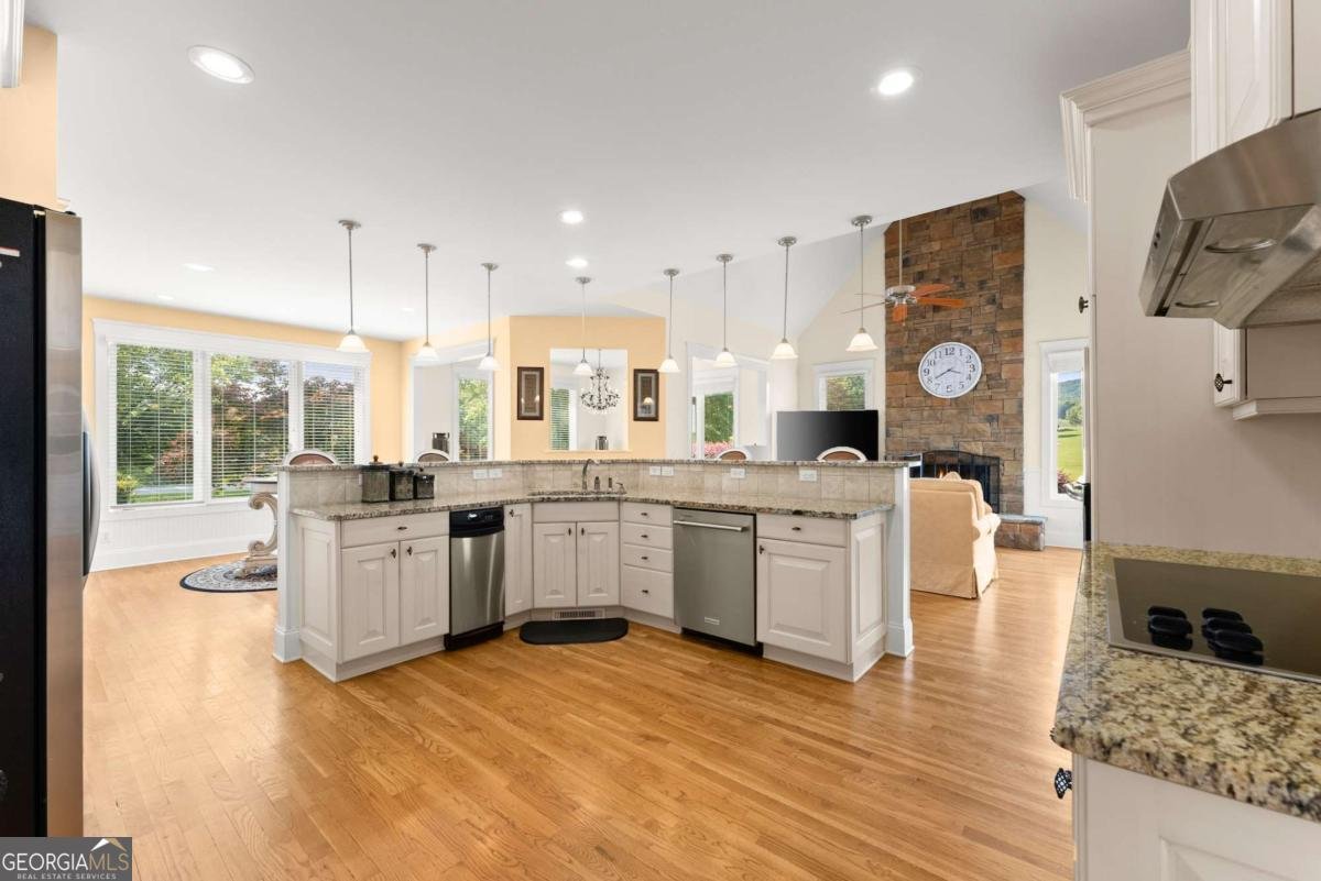 526 Orchard Drive Clarkesville - Photo 7