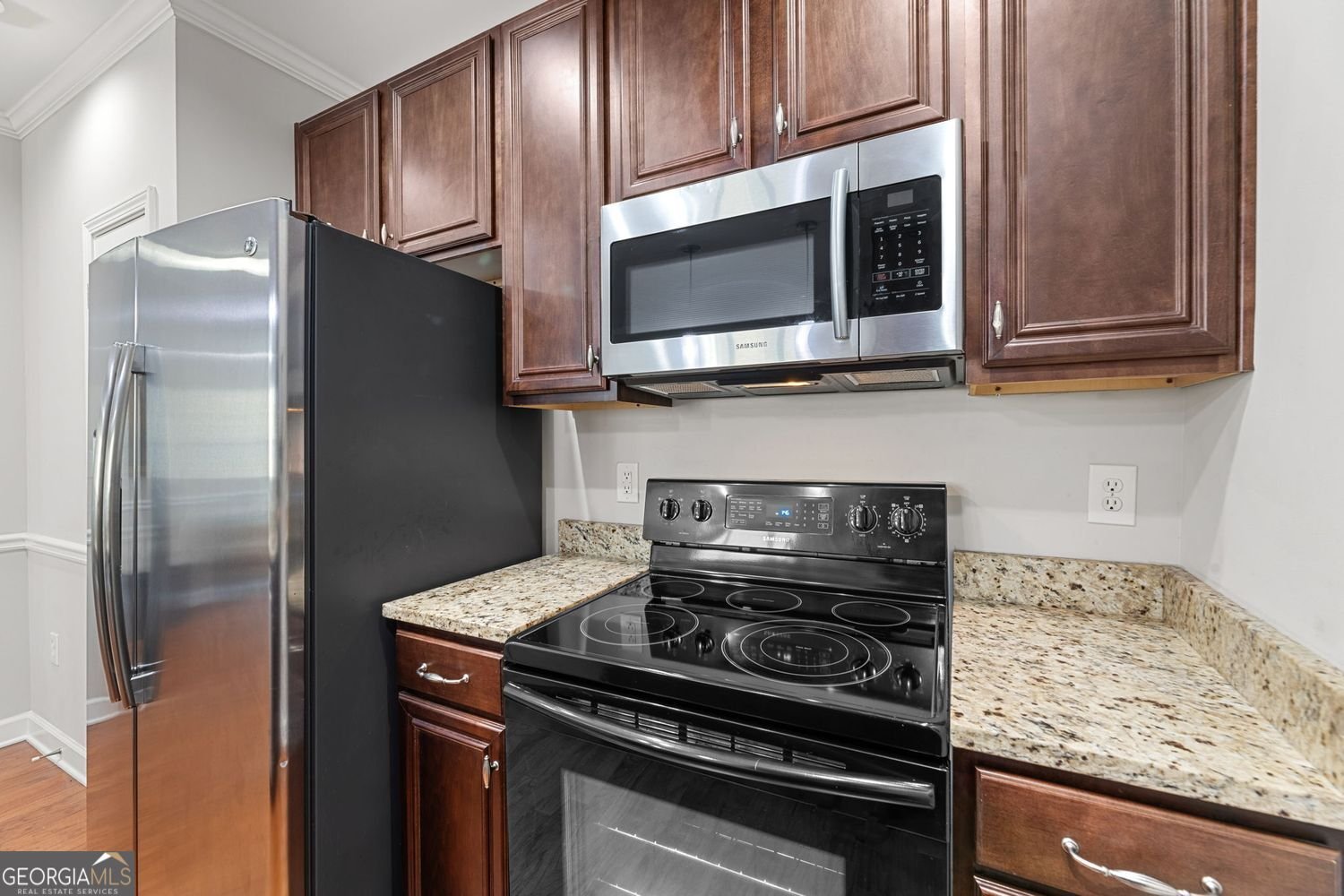 7265 Glisten Avenue Sandy Springs - Photo 6