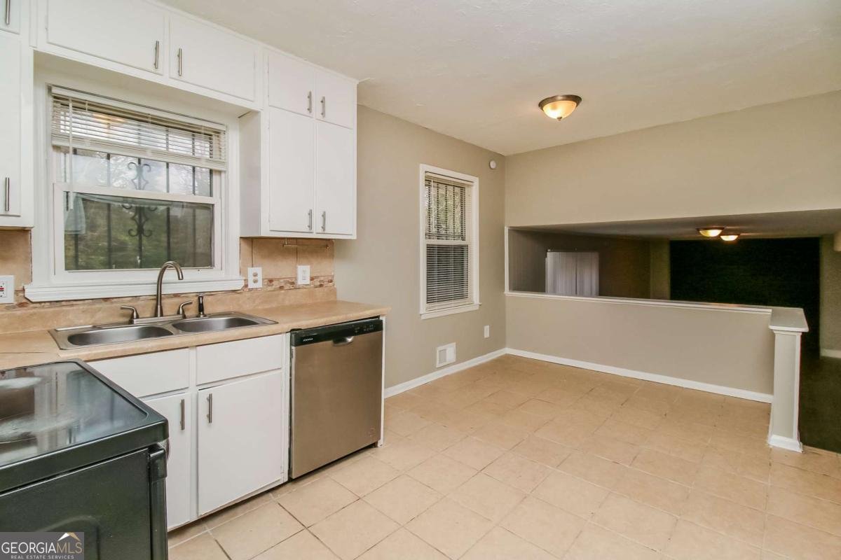 4033 Emerald North Circle Decatur - Photo 10