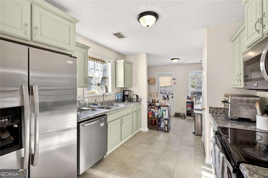 310 Oconee Court McDonough - Photo 6