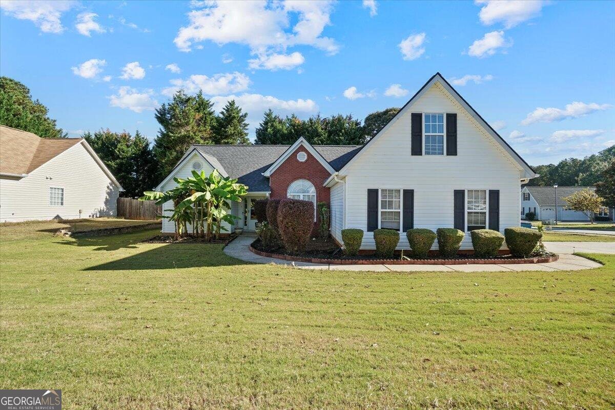 915 Harbins View Drive Dacula - Photo 1