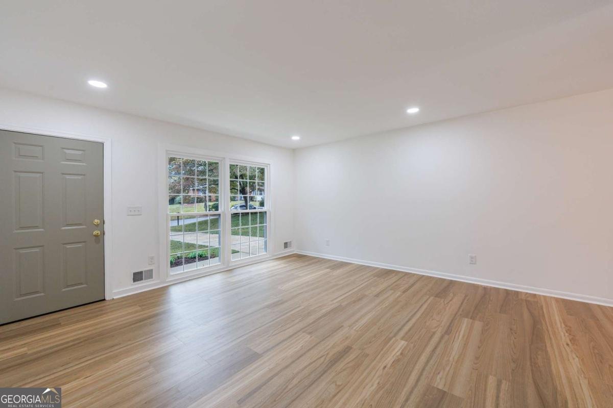 4360 Sasanqua Court Tucker - Photo 7