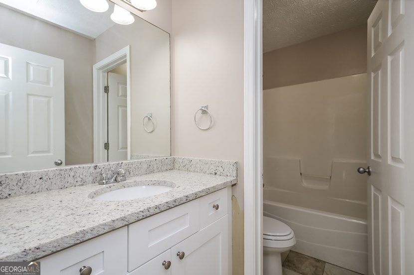 1028 Levista Drive Locust Grove - Photo 16