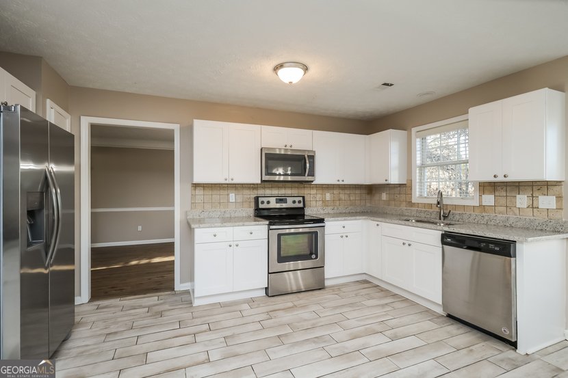 1028 Levista Drive Locust Grove - Photo 7