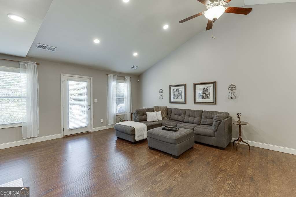 5652 Leaf Ridge Lane Buford - Photo 6