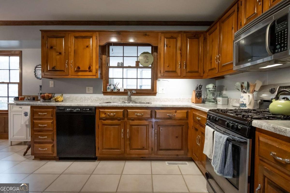 157 Holly Hills Court Athens - Photo 12