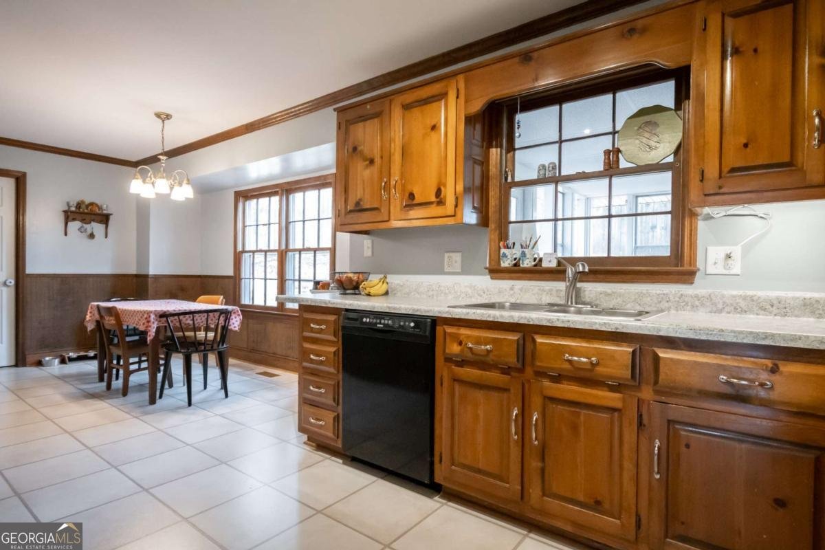 157 Holly Hills Court Athens - Photo 13