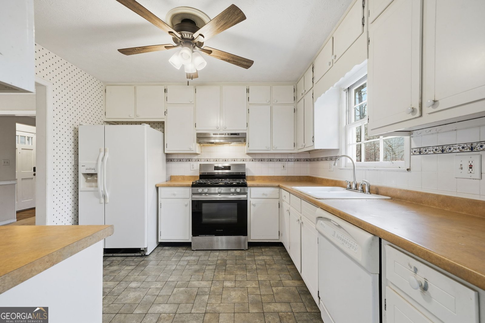 1715 Hidden Hollow Court Conyers - Photo 11