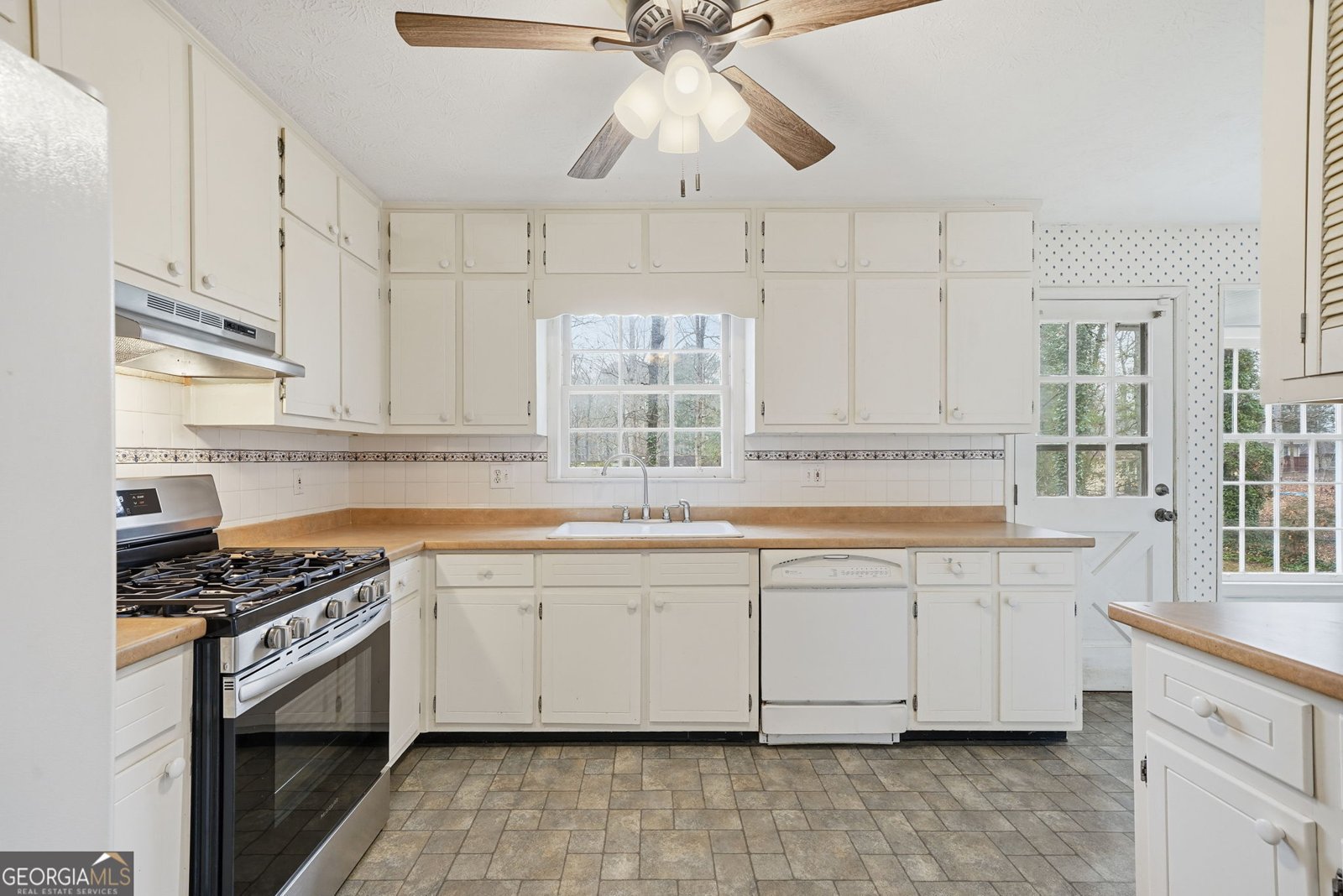 1715 Hidden Hollow Court Conyers - Photo 8