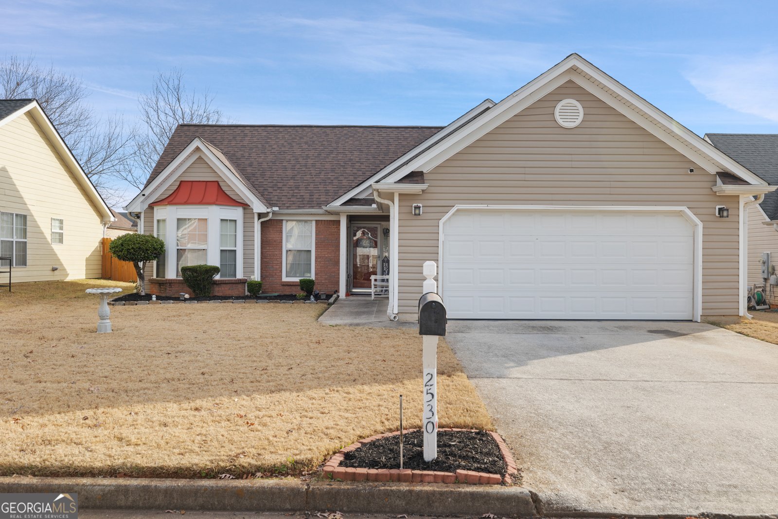 2530 Hillvale Circle Lithonia - Photo 1