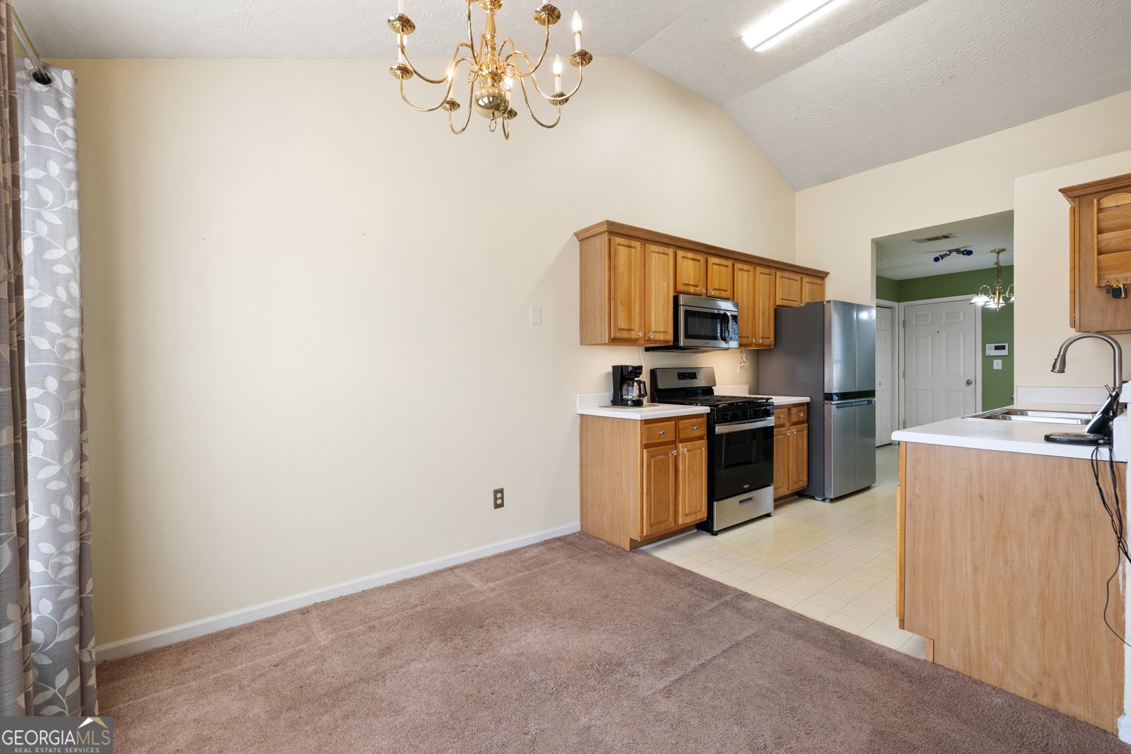 2530 Hillvale Circle Lithonia - Photo 10