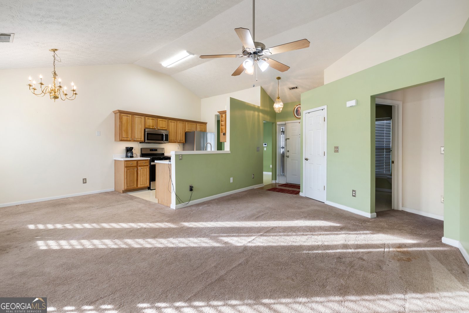 2530 Hillvale Circle Lithonia - Photo 8