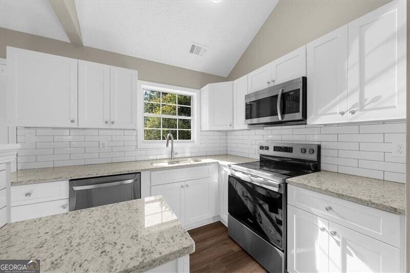 4827 Daintree Court Flowery Branch - Photo 17