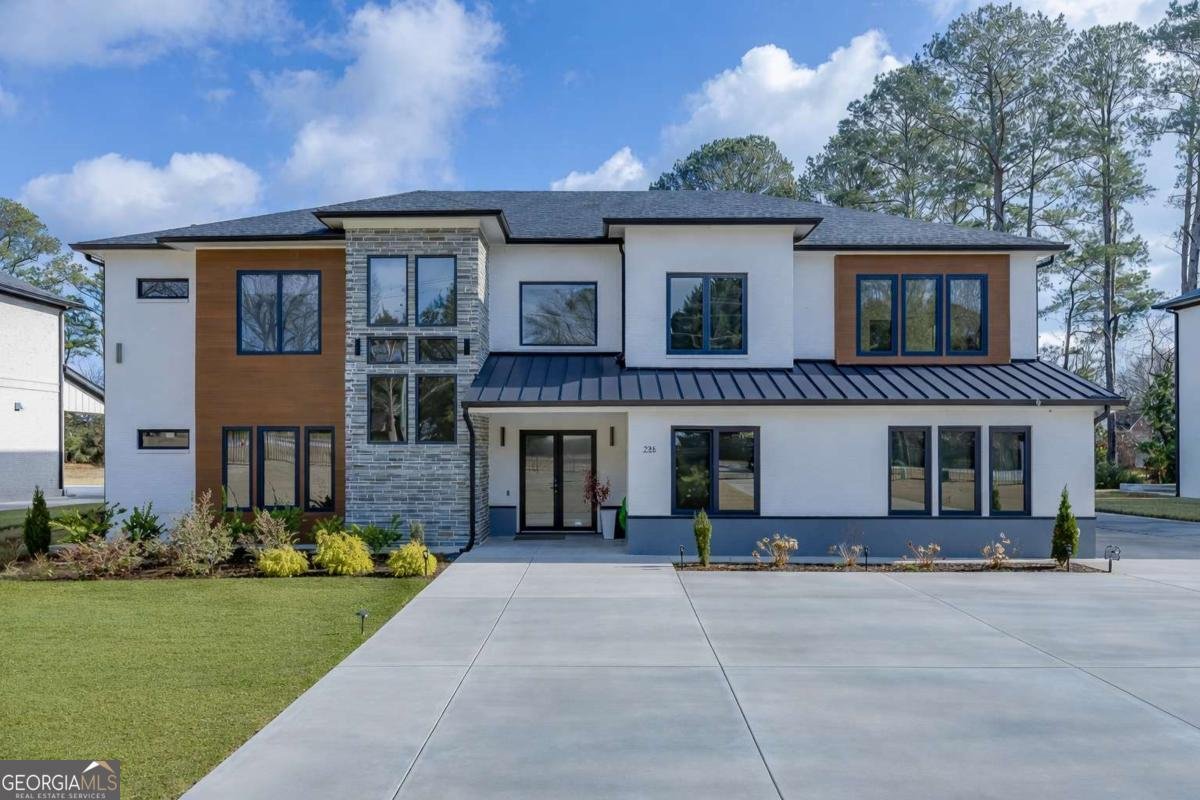 741 Rock Springs Rd Lawrenceville - Photo 1