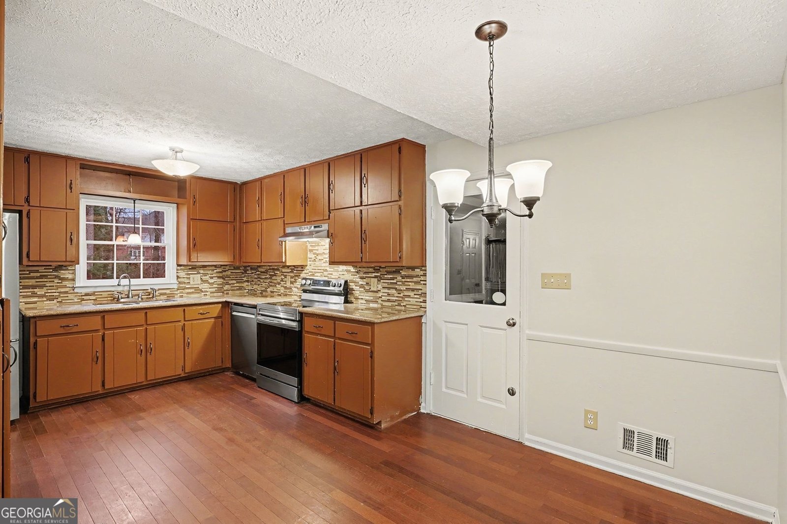 8234 Dawn Drive Jonesboro - Photo 10