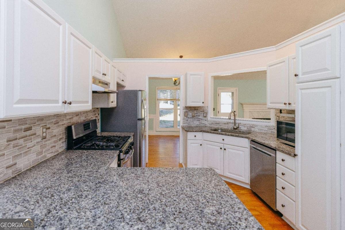 5790 Newberry Point Drive Flowery Branch - Photo 19