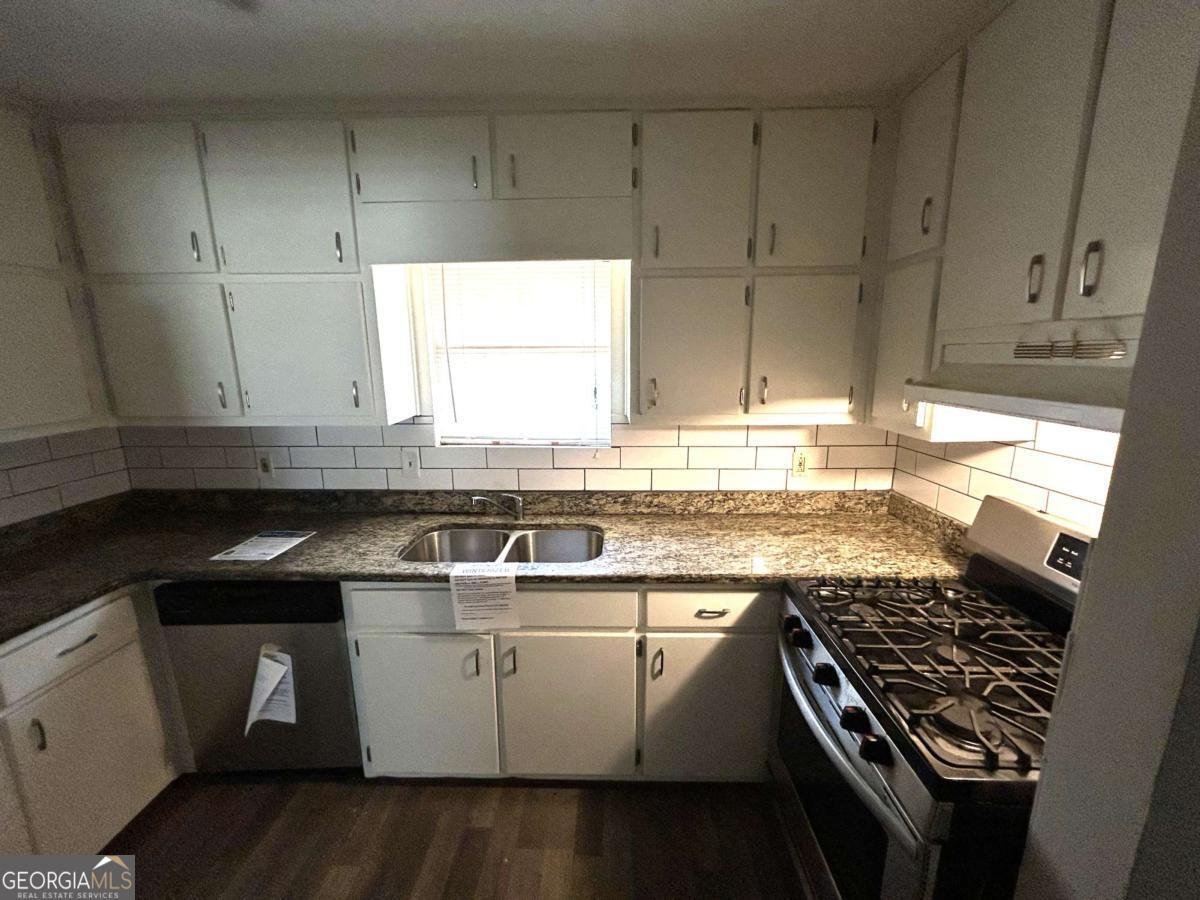 2181 Delowe Drive East Point - Photo 9