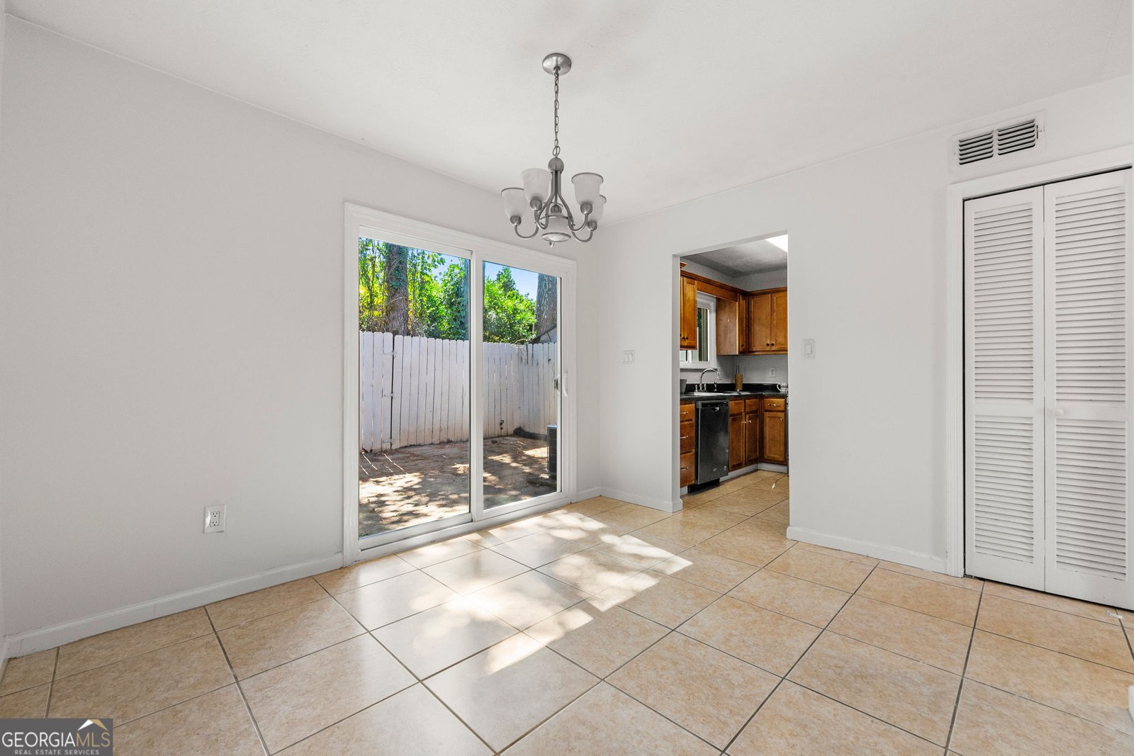 1820 Ashborough Road Marietta - Photo 8