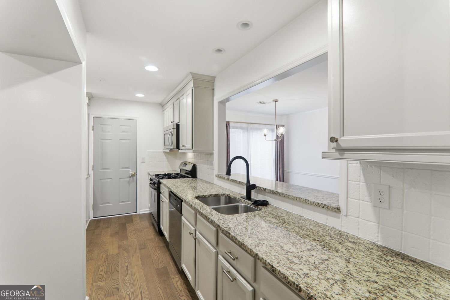 115 Great Oaks Lane Roswell - Photo 8