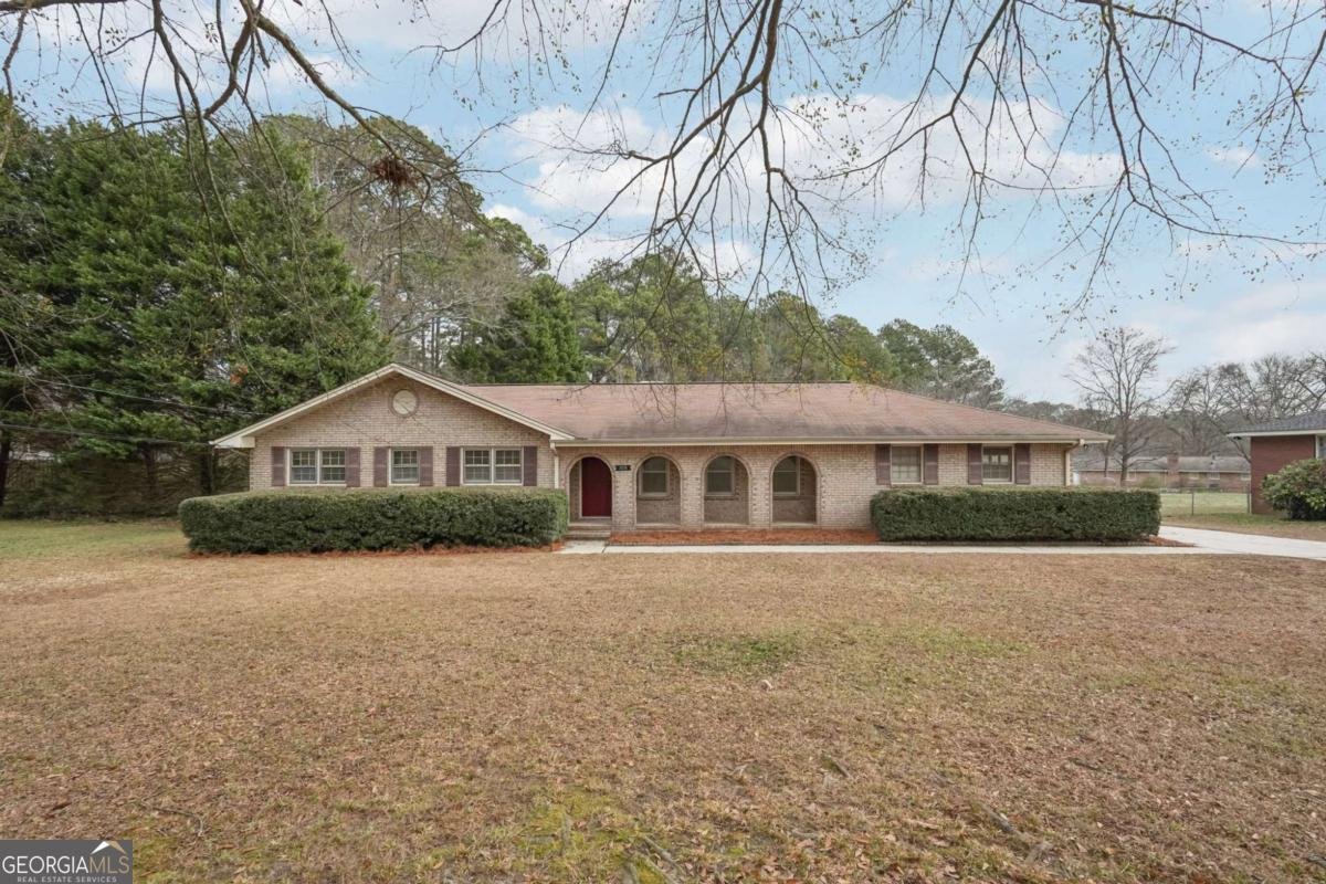 2576 Ashworth Lake Road Snellville - Photo 1