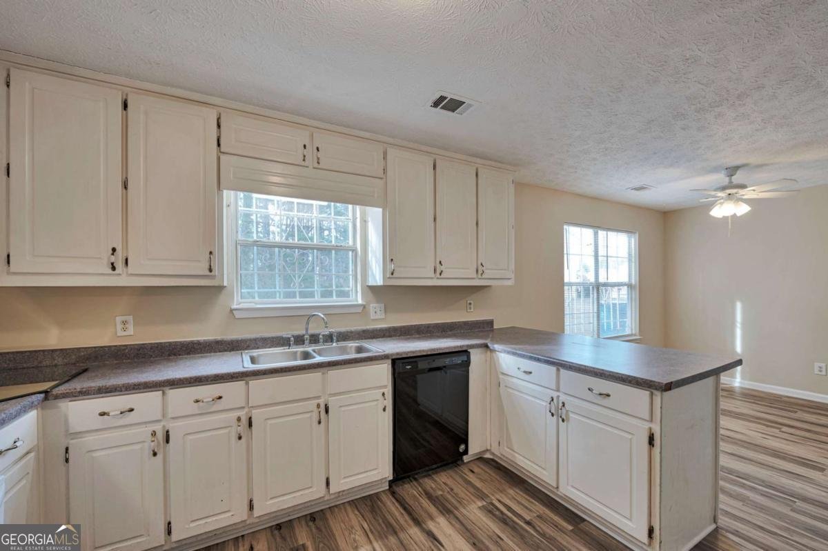 8239 Valley Bluff Riverdale - Photo 13