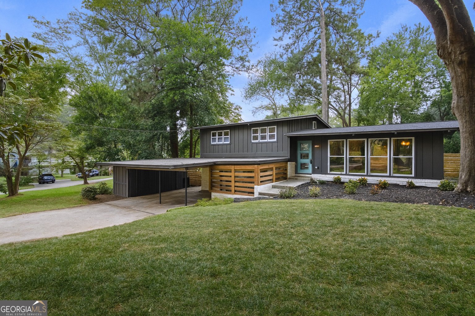 3333 Thornewood Drive Atlanta - Photo 1