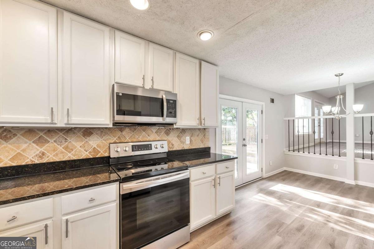 1012 Mainstreet Lake Drive Stone Mountain - Photo 11