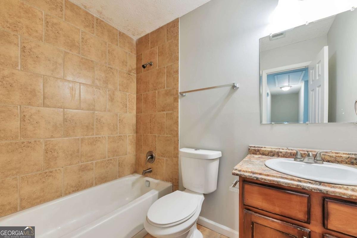 1012 Mainstreet Lake Drive Stone Mountain - Photo 19