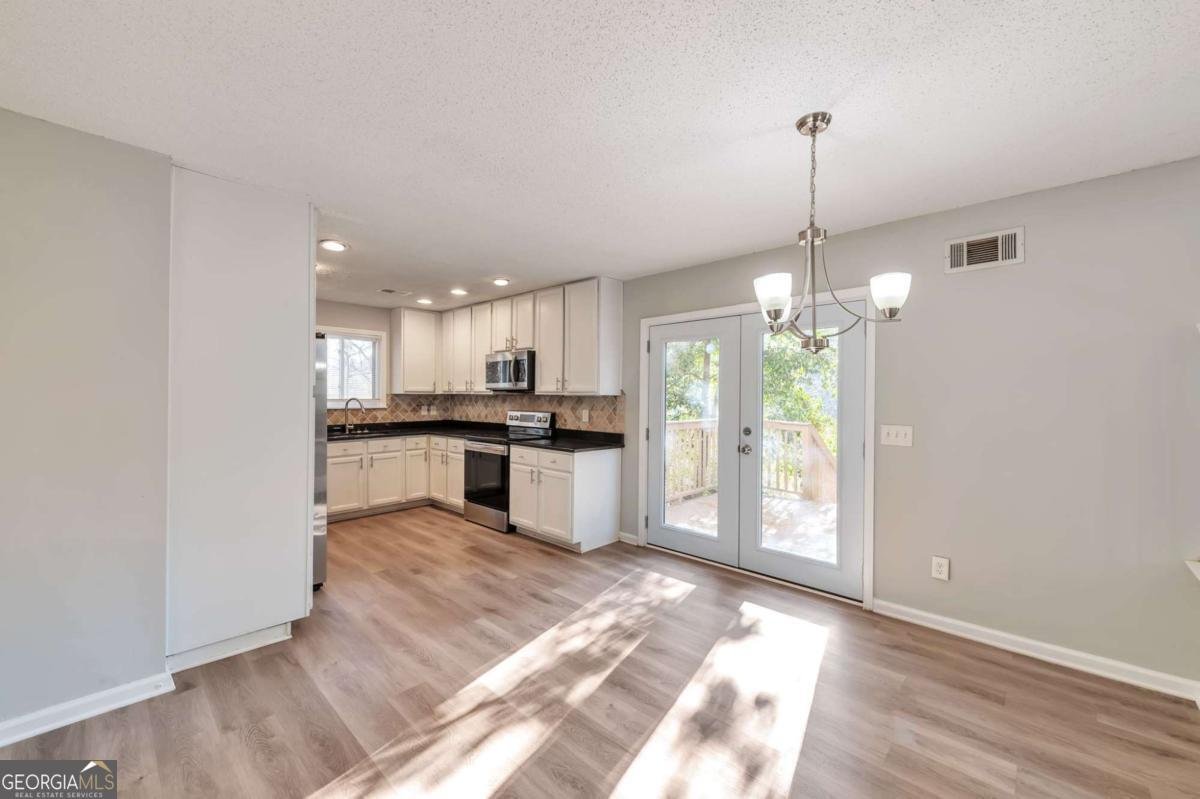 1012 Mainstreet Lake Drive Stone Mountain - Photo 6