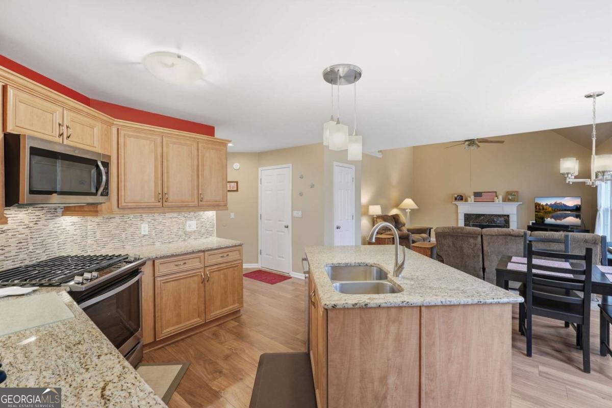 3833 Stonecroft Place Duluth - Photo 10