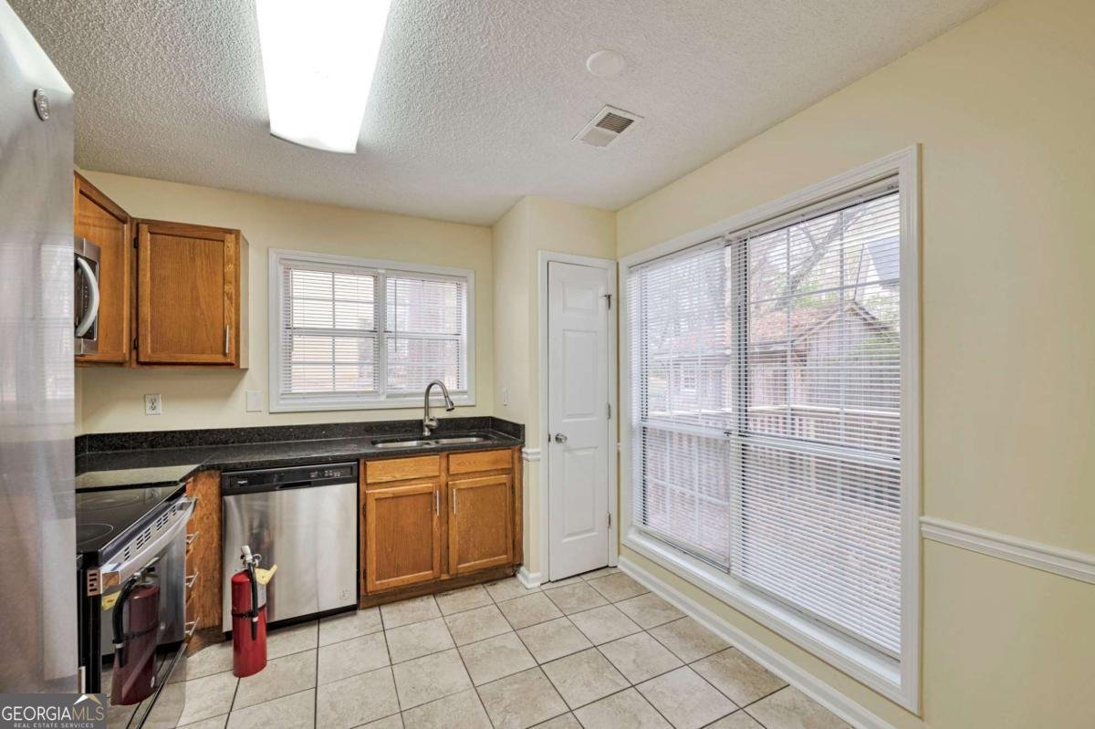 891 Churchill Court Stone Mountain - Photo 9