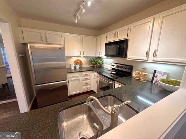 706 Abingdon Way Sandy Springs - Photo 13