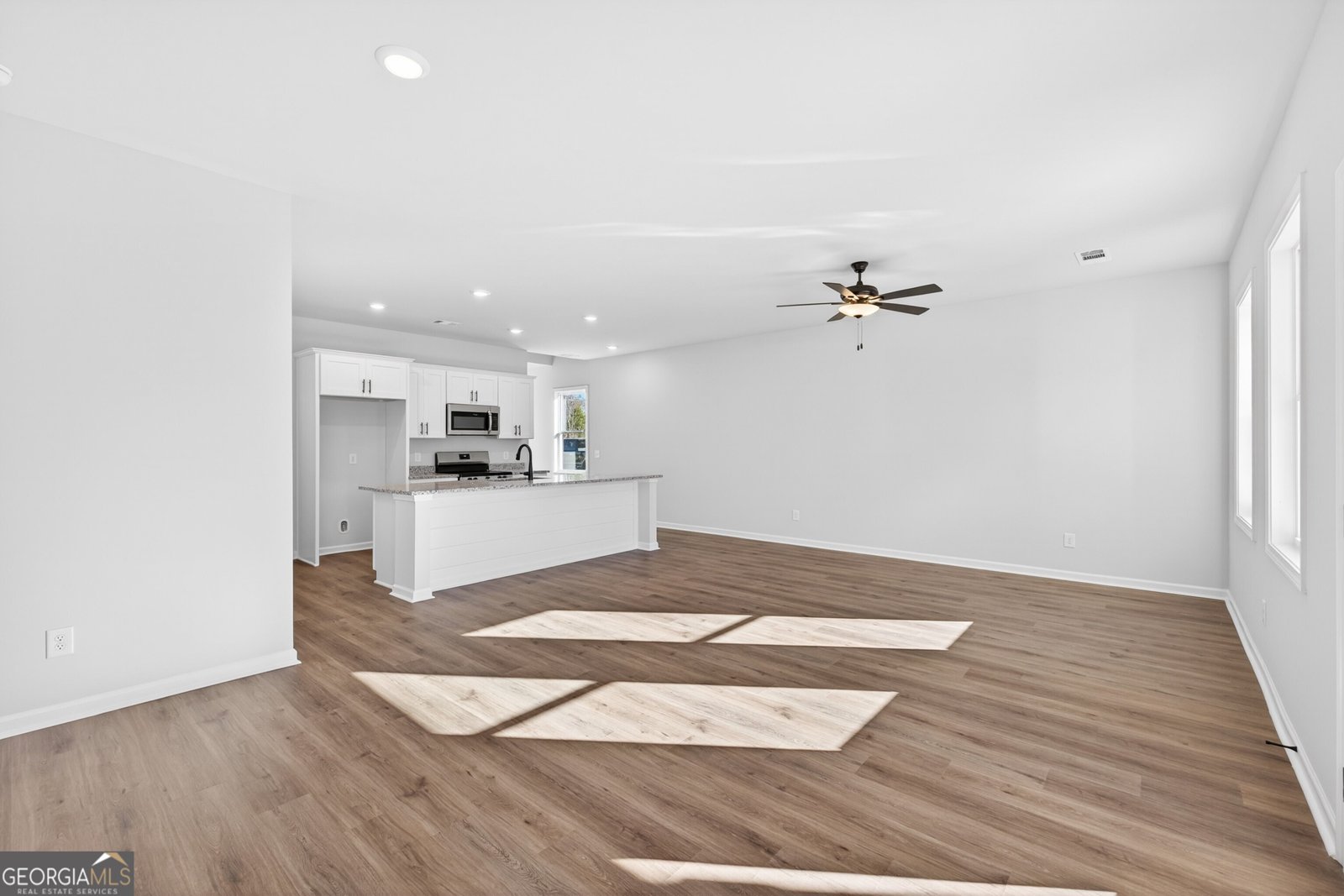 594 Madison Street Commerce - Photo 6