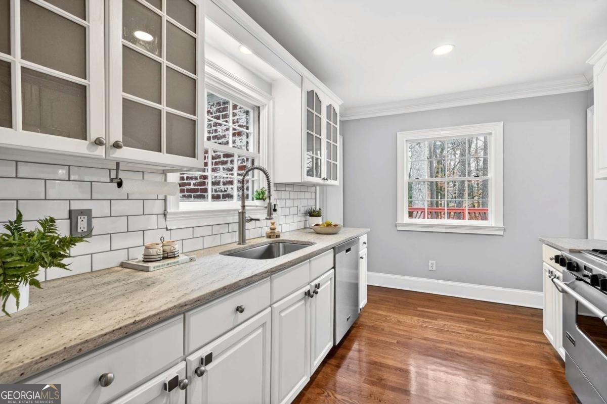 4105 Peachtree Dunwwoody Road Atlanta - Photo 10