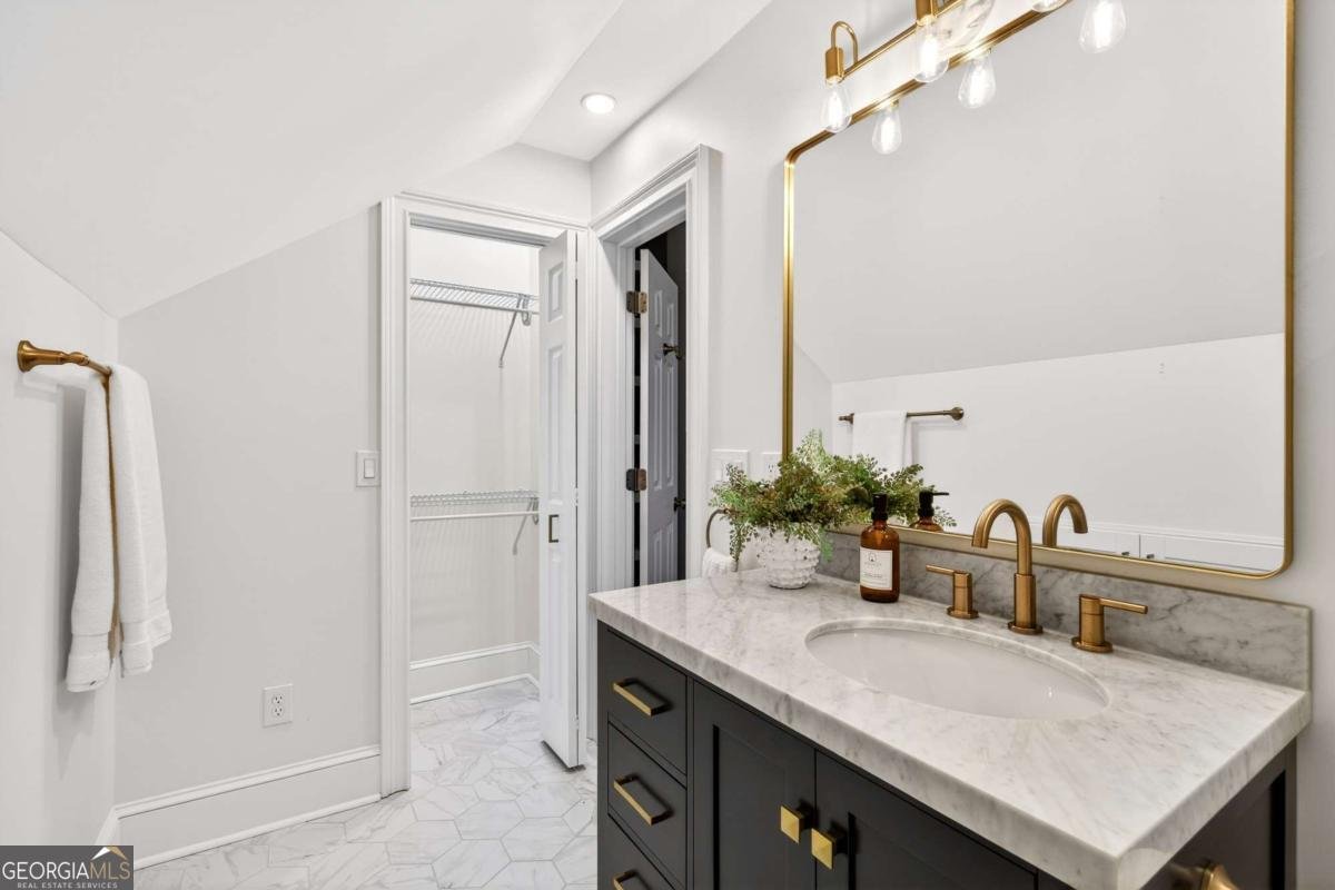 4105 Peachtree Dunwwoody Road Atlanta - Photo 18