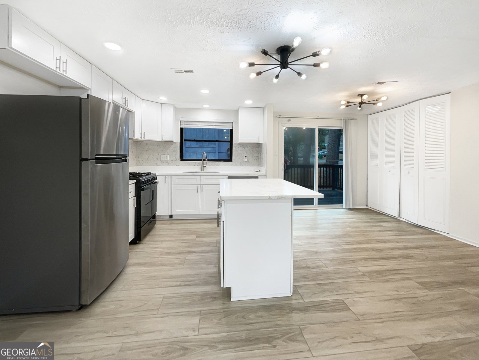 4922 Glenside Court Stone Mountain - Photo 6