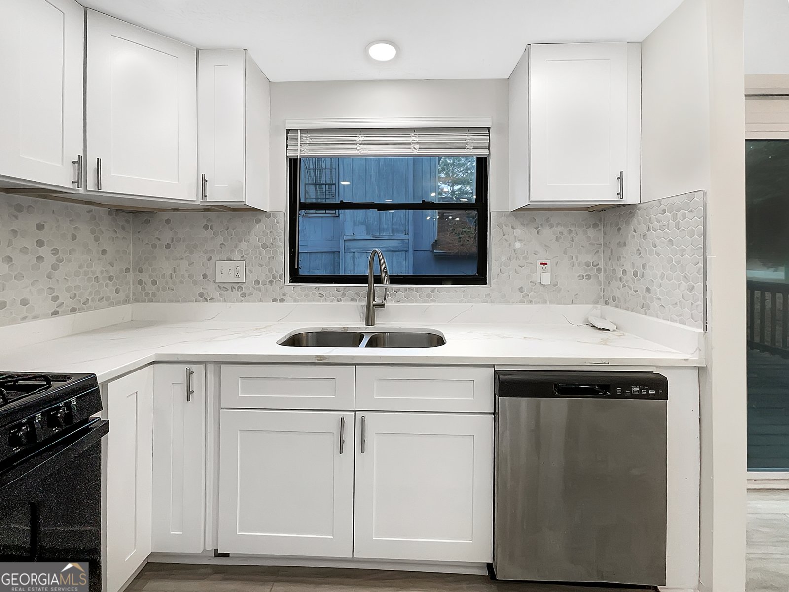 4922 Glenside Court Stone Mountain - Photo 8