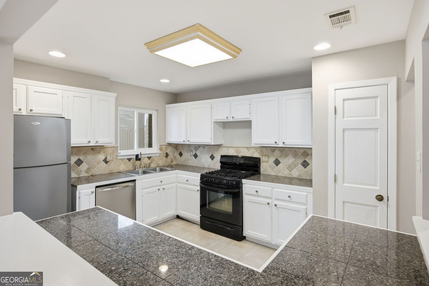 1900 Powers Ferry Trace Marietta - Photo 12